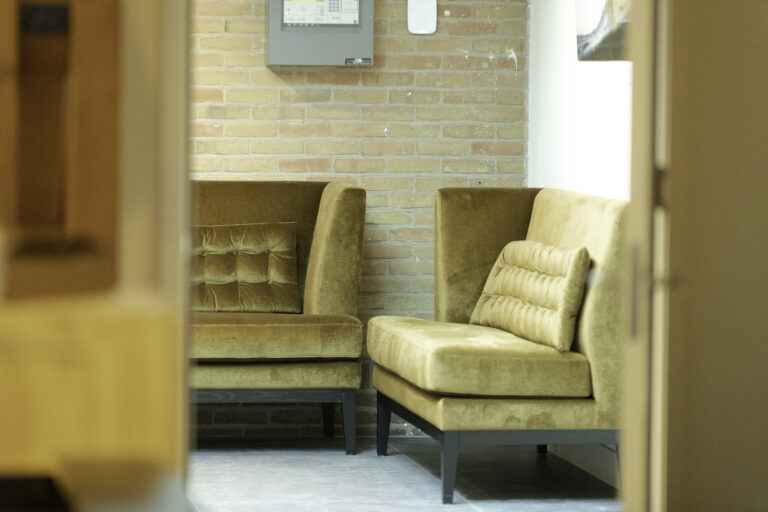 Impressie hal Milûk